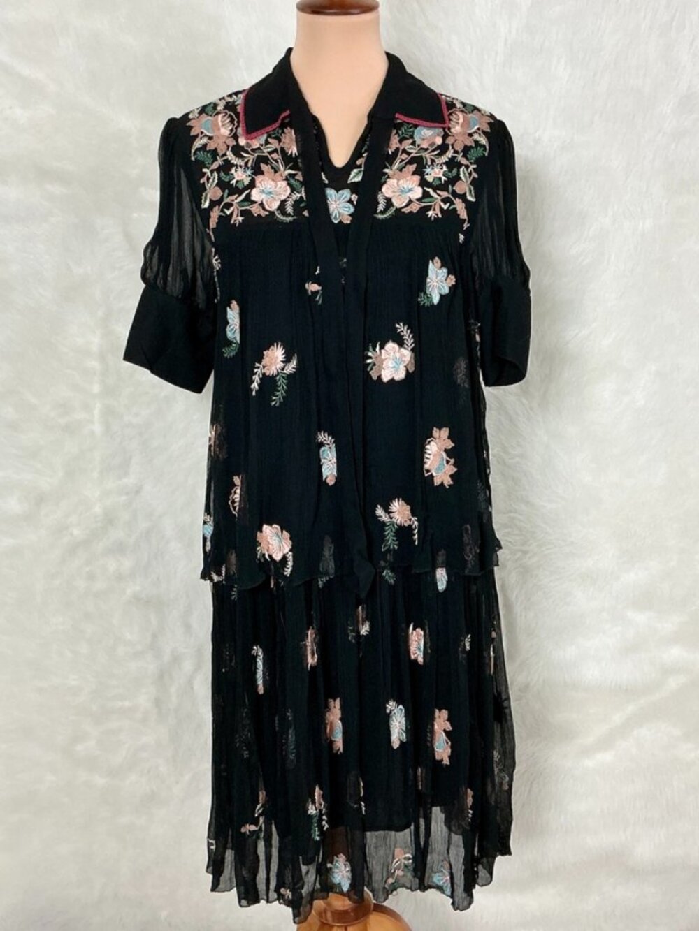 Anthropologie Let Me Be Black Crinkle Floral Embroidered Vivian Short Dress S